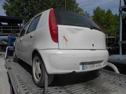 Vehiculo en el desguace: FIAT PUNTO BERLINA (188) 1.2 8V Active