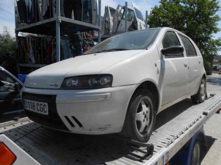 Vehiculo en el desguace: FIAT PUNTO BERLINA (188) 1.2 8V Active