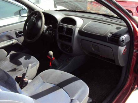 Vehiculo en el desguace: RENAULT CLIO II FASE I (B/CBO) 1.9 D