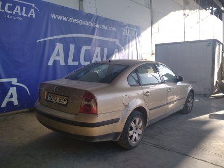 Vehiculo en el desguace: VOLKSWAGEN PASSAT BERLINA (3B3) 1.9 TDI