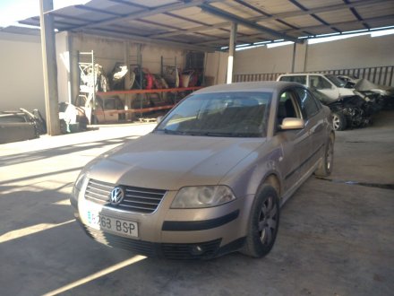 Vehiculo en el desguace: VOLKSWAGEN PASSAT BERLINA (3B3) 1.9 TDI