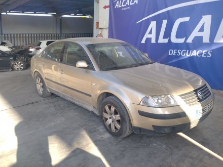 Vehiculo en el desguace: VOLKSWAGEN PASSAT BERLINA (3B3) 1.9 TDI