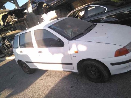 Vehiculo en el desguace: FIAT PUNTO BERLINA (176) TD 70 SX