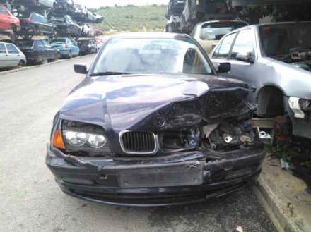 Vehiculo en el desguace: BMW SERIE 3 BERLINA (E46) 320d