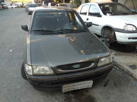 Vehiculo en el desguace: FORD ESCORT BERL./TURNIER CLX Berlina