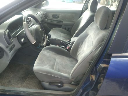 Vehiculo en el desguace: RENAULT LAGUNA (B56) 1.6