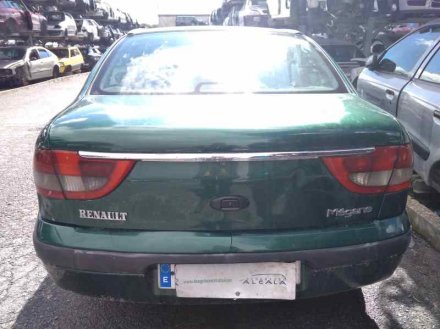 Vehiculo en el desguace: RENAULT MEGANE I CLASSIC (LA0) 1.9 D RN