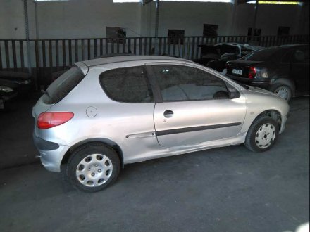 Vehiculo en el desguace: PEUGEOT 206 BERLINA XT