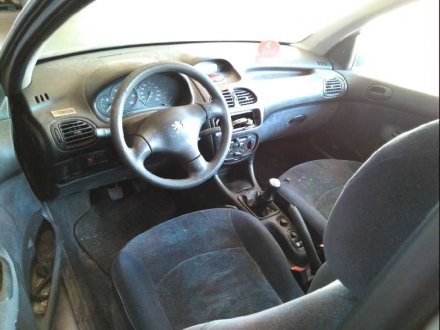 Vehiculo en el desguace: PEUGEOT 206 BERLINA XT