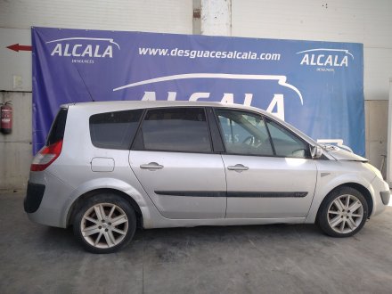 Vehiculo en el desguace: RENAULT SCENIC II 1.9 dCi Diesel