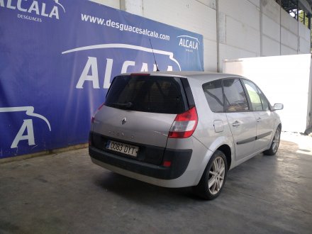 Vehiculo en el desguace: RENAULT SCENIC II 1.9 dCi Diesel