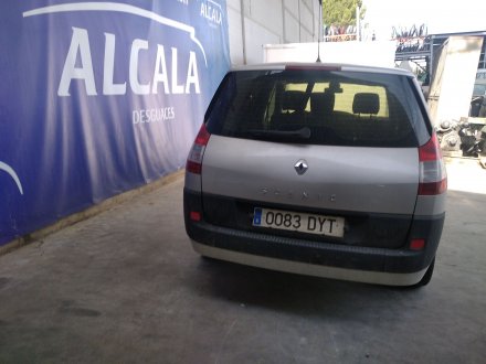 Vehiculo en el desguace: RENAULT SCENIC II 1.9 dCi Diesel