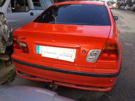 Vehiculo en el desguace: BMW SERIE 3 BERLINA (E46) 320d