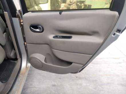 Vehiculo en el desguace: RENAULT SCENIC II 1.9 dCi Diesel