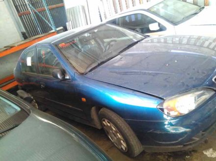 Vehiculo en el desguace: NISSAN PRIMERA BERLINA (P11) Básico