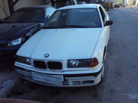 Vehiculo en el desguace: BMW SERIE 3 BERLINA (E36) 318tds