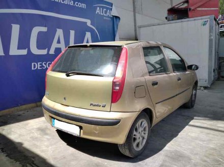 Vehiculo en el desguace: FIAT PUNTO BERLINA (188) 1.2 8V